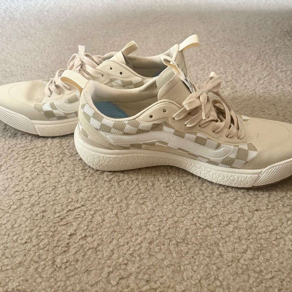 Vans Women’s Cream and White Checkerboard Low-Top Sneakers
